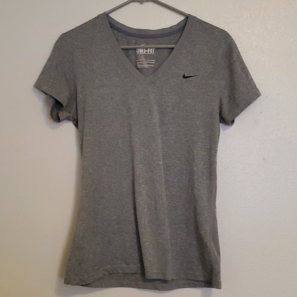 Grey Nike dri-fit tee, size m
